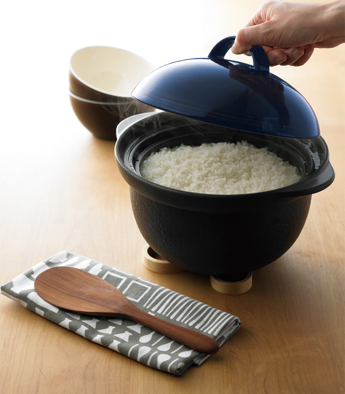 コツは氷にあり！氷を使ってお米をおいしくモチモチに炊き上げる方法