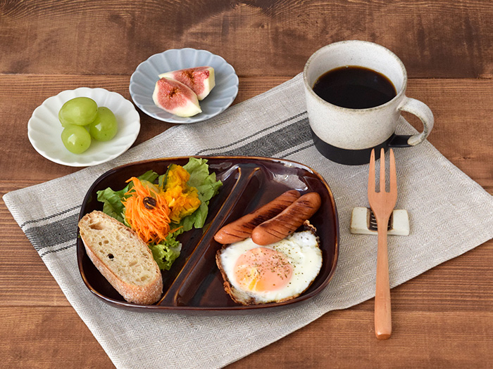 食卓を秋色に大変身！おしゃれに彩る飴色の食器でおうちCafe