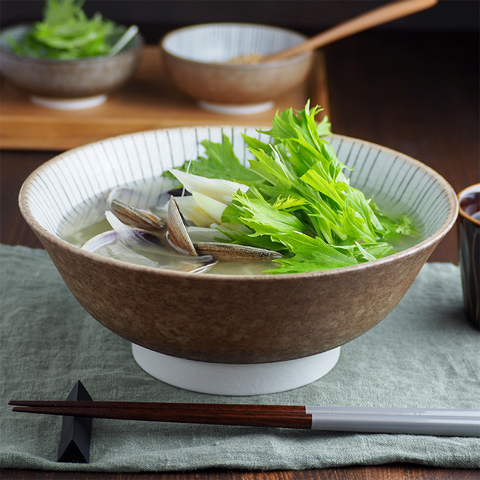 貝を使った麺料理と、初夏にピッタリな人気どんぶりをチェック！