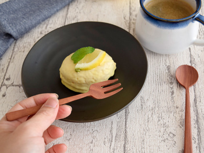 優しい質感と丸みのあるフォルム
 毎日の食卓を豊かにするカトラリー