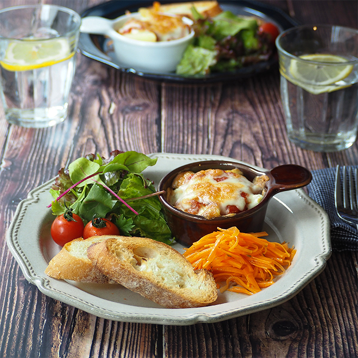 メインディッシュ・ワンプレートもお任せ
 汎用性の高い便利な大皿