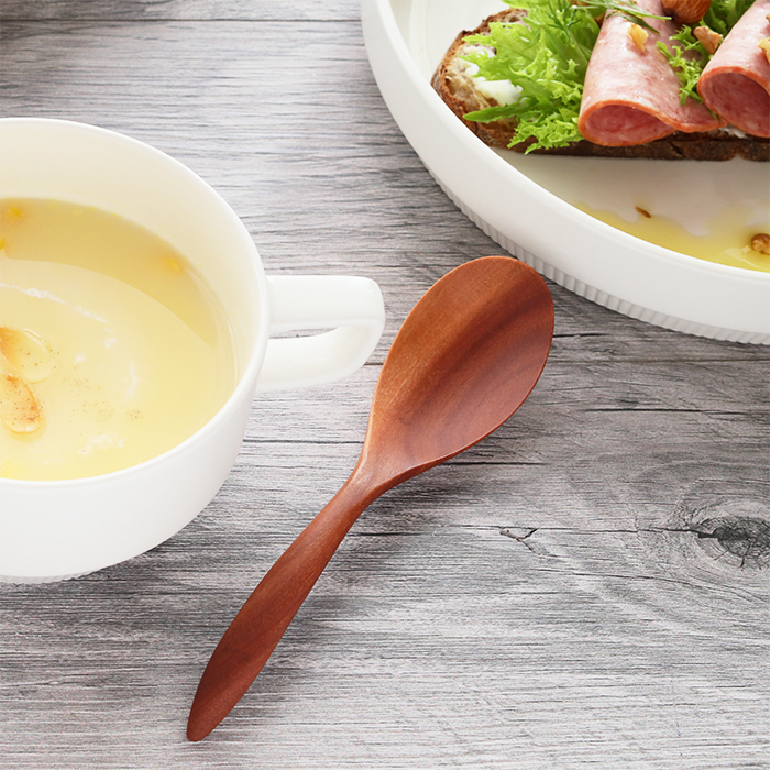 いつもの食卓をおうちカフェ風に
 しっかりすくえる木製リゾットスプーン