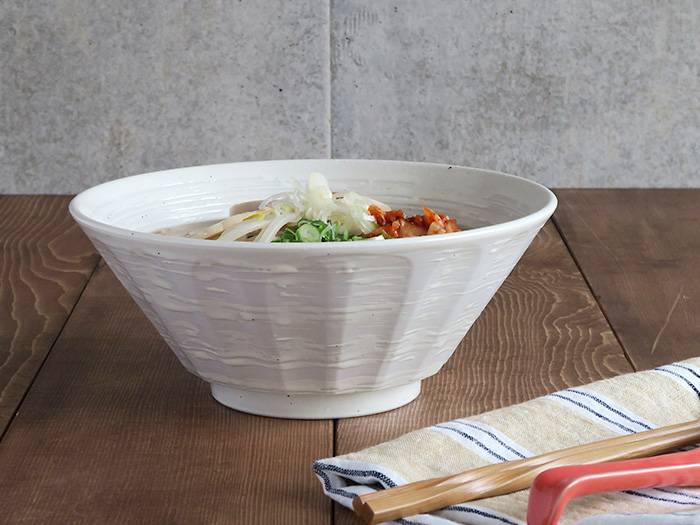 粉引　しのぎ刷毛目　6.8ラーメンどんぶり　（21.7cm）