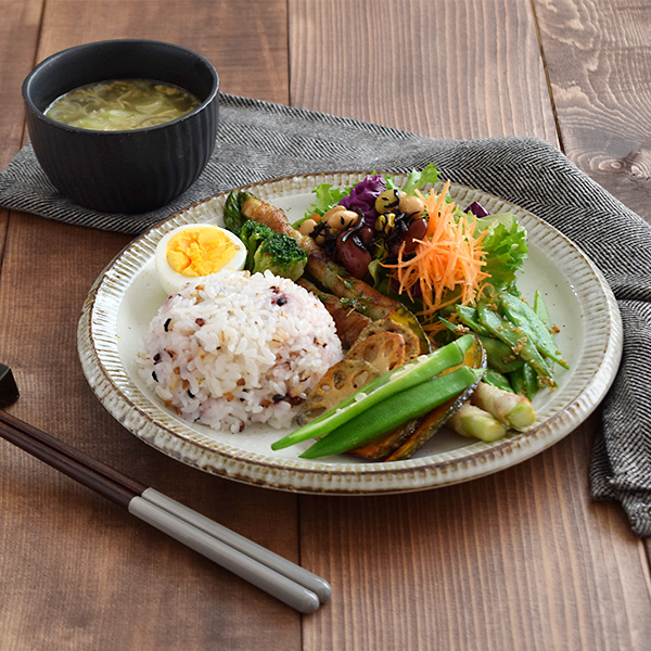 おしゃれなカフェ食器として大人気の和食器の大皿です