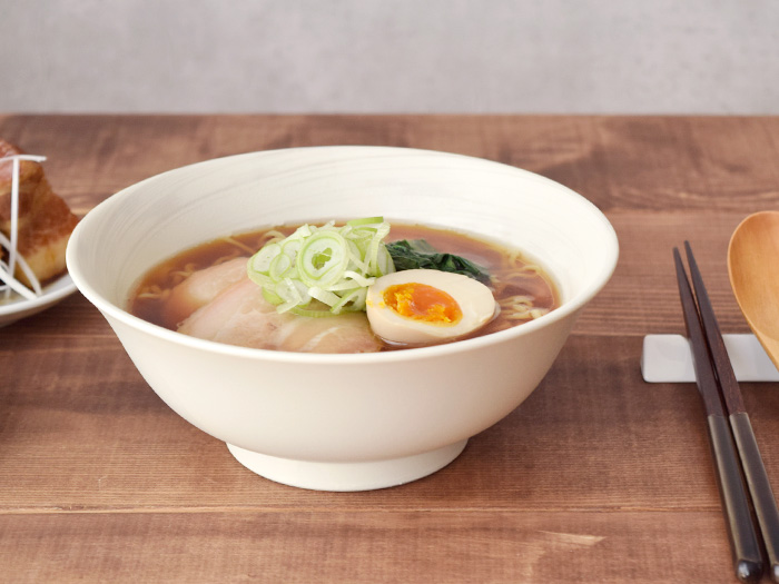 ラーメンどんぶり 19cm　渦刷毛目 クリーム