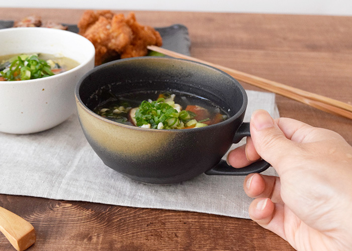 和の趣たっぷりな石目模様のスープカップ