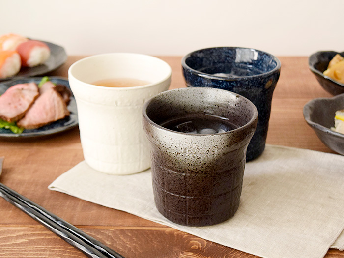 和食器と相性バッチリ、落ち着きのあるカラーバリエーション。