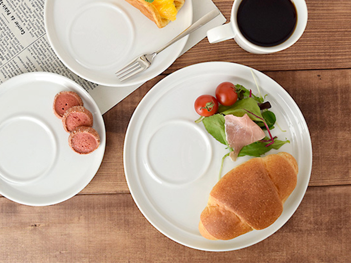 CAFEプレート22cm＋マグカップのセット。モーニングプレート、ケーキ皿