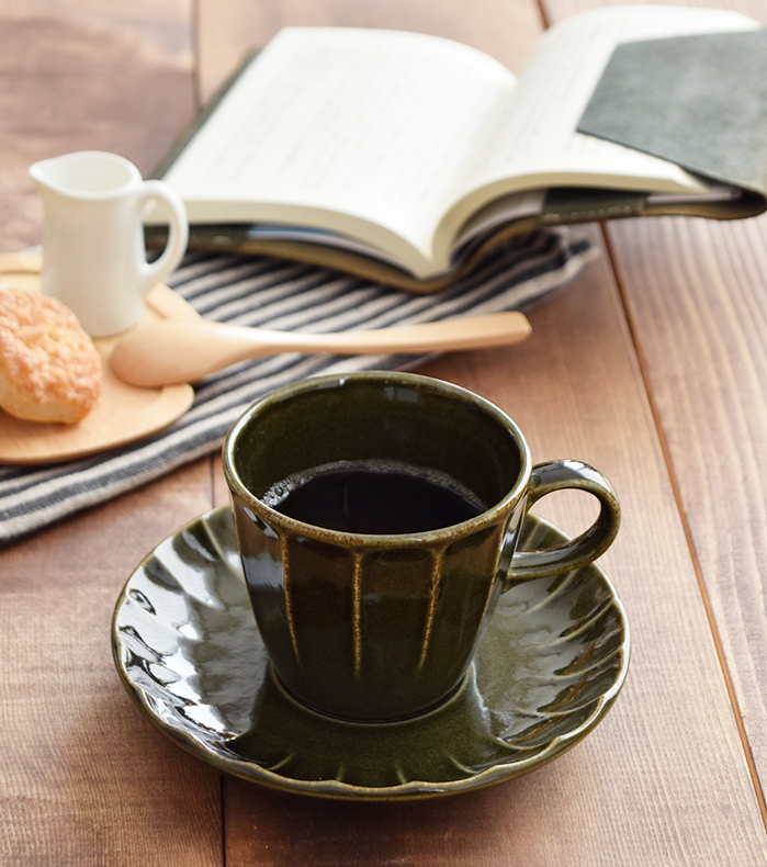 朝食やティータイムにおうちcafeが楽しめる しのぎのおしゃれなカップ ソーサー