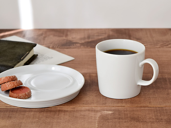 シンプルな白いマグカップ コーヒーマグ コーヒーカップにおすすめの おしゃれな人気食器